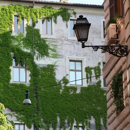 Hotel De Monti
