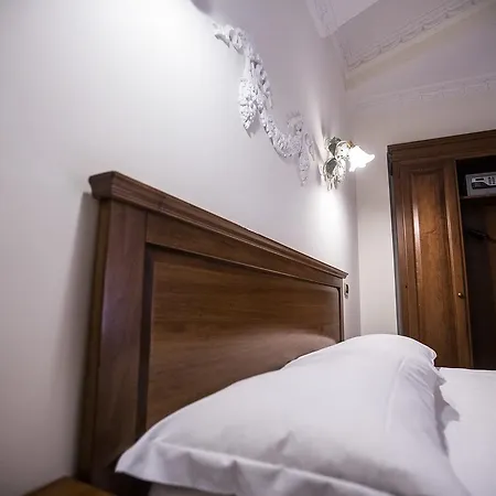 Hotel De Monti